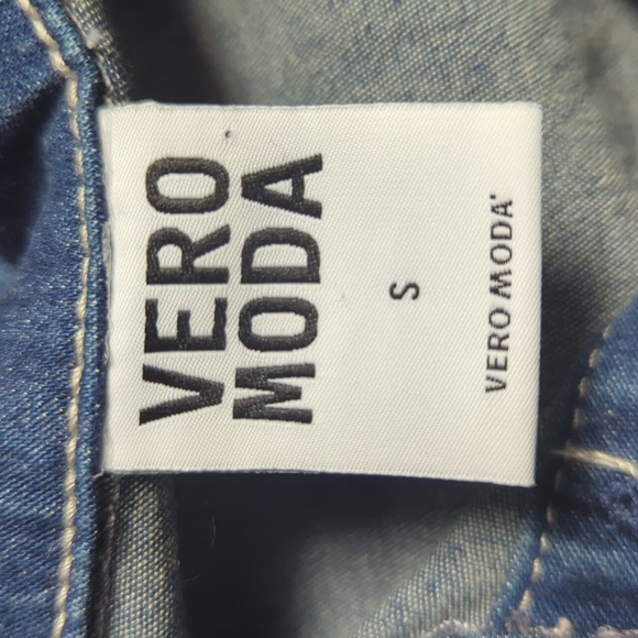 Denim jacket - Picture 3 of 4